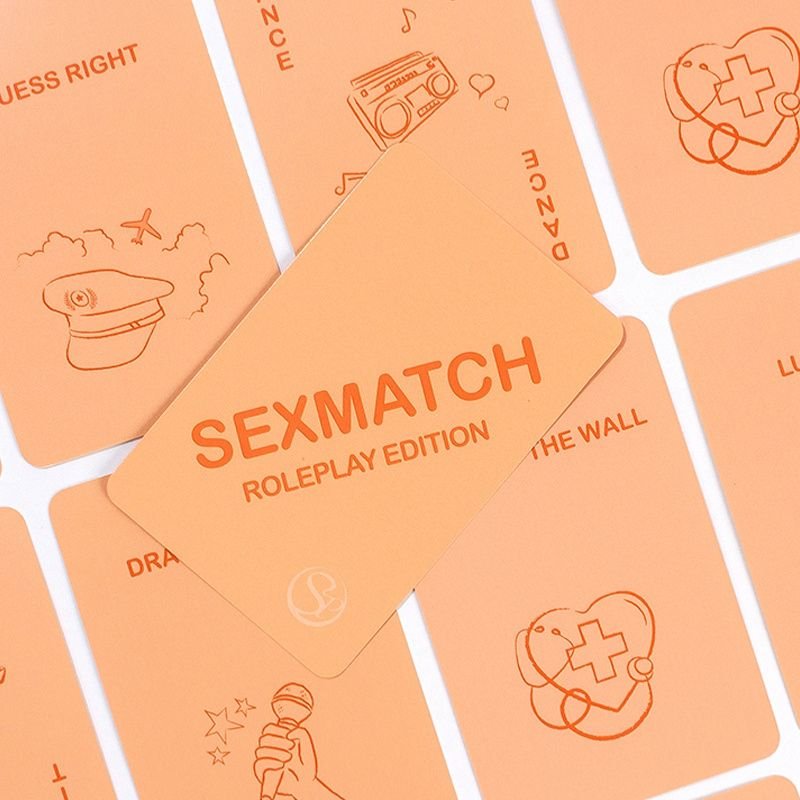 Jeu de cartes érotique pour couples dédié aux jeux de rôle sensuels. Défis, questions et récompenses coquines. +18 ans.