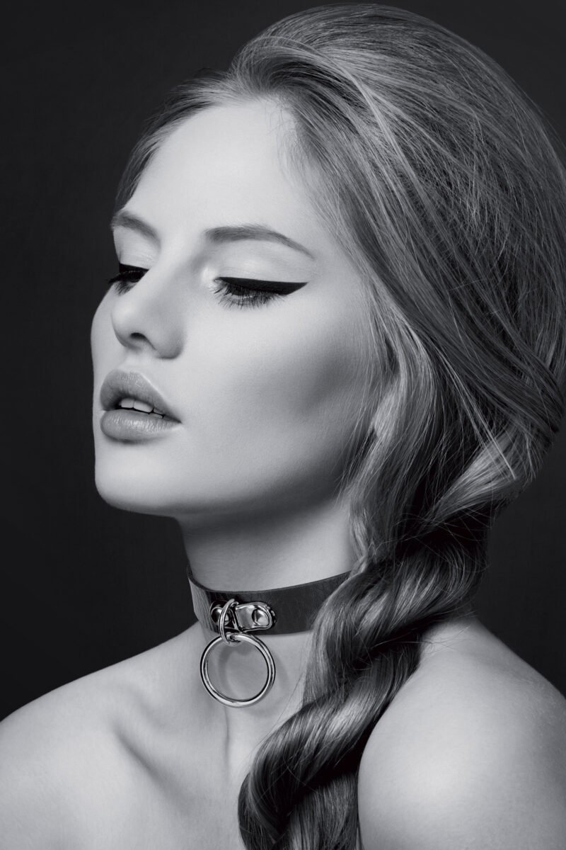 Collier ras de cou d’appartenance BDSM rouge ou noir