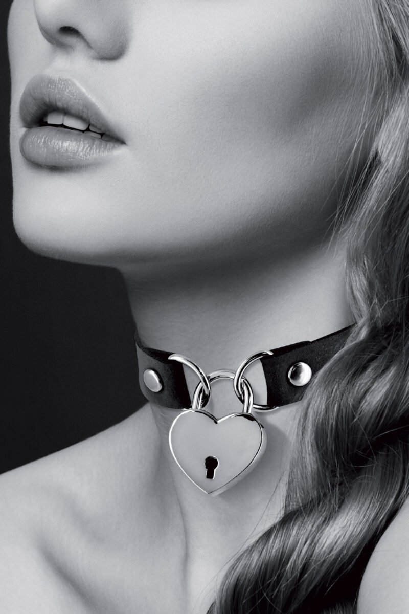Collier ras de cou BDSM cadenas cœur rouge ou noir